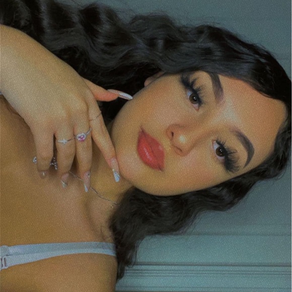 Meet your Posher, Raelynn - Picture 1 of 1